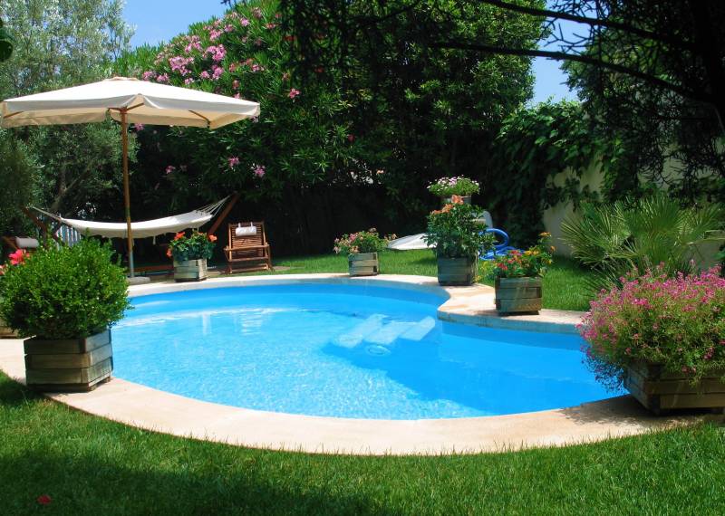 Piscine coque polyester forme haricot marseille