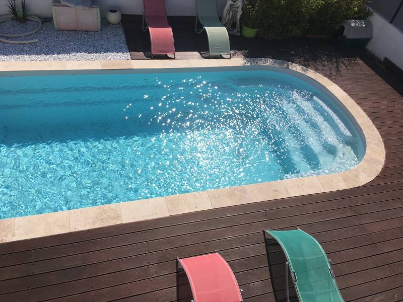 RELAX : Piscine Coque polyester avec fond plat en 3 dimensions