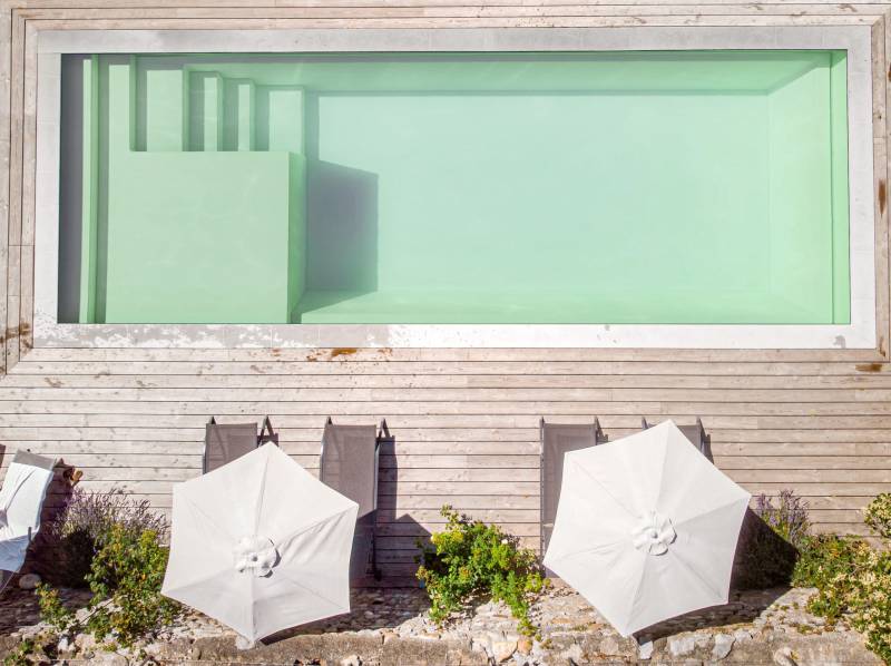 Piscine font plat avec plage intégrée - MARSEILLE