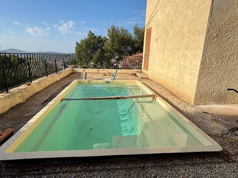 Coque polyester dans le var