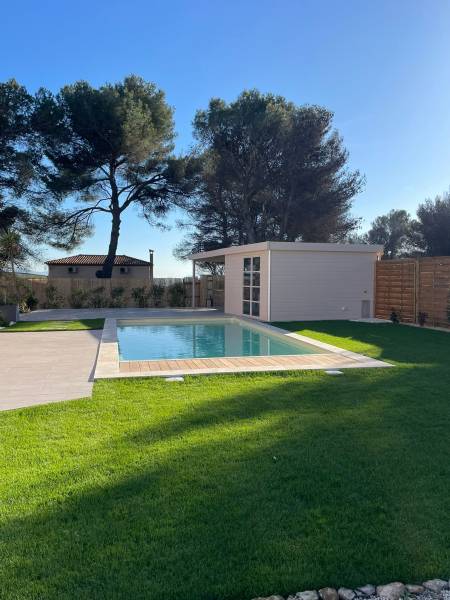 UNIQUE 8 AVEC RIDEAU IMMERGE