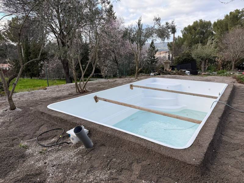 PISCINISTE SPECIALISE ACCES DIFFICILE MARSEILLE