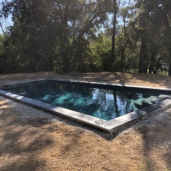 Piscine coque polyester rectangulaire aubagne