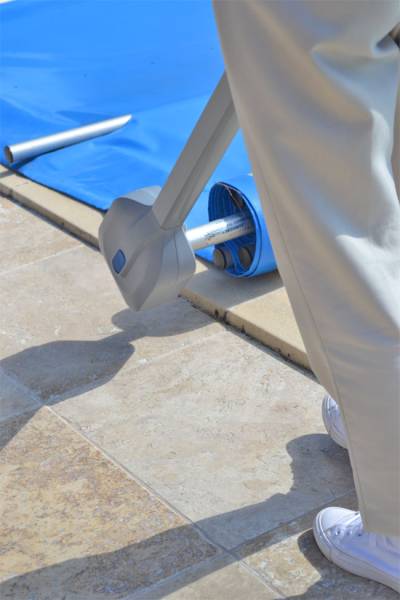 ENROULEUR MOTORISE COUVERTURE A BARRE MARSEILLE